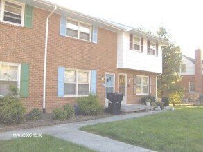 Building Photo - 106 Lucas Dr