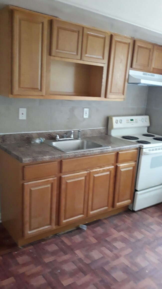 Kitchen - 6200 Ogontz Ave