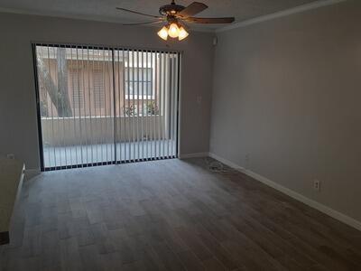 Foto del edificio - 9999 Summerbreeze Dr
