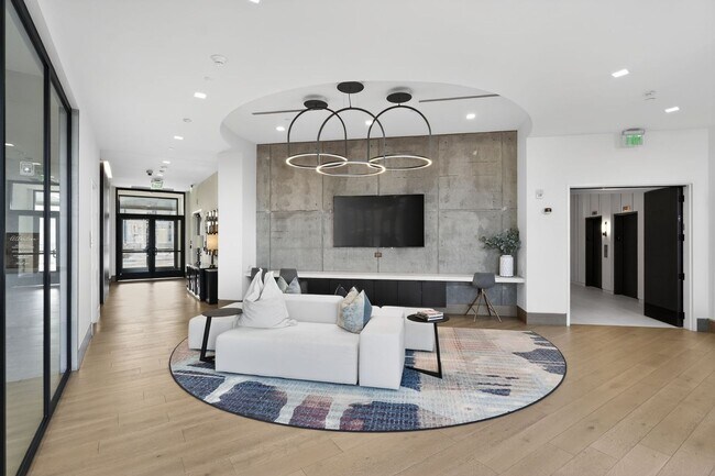 Building Photo - Charming Furnished HighRise 2BR Condo in Atlanta