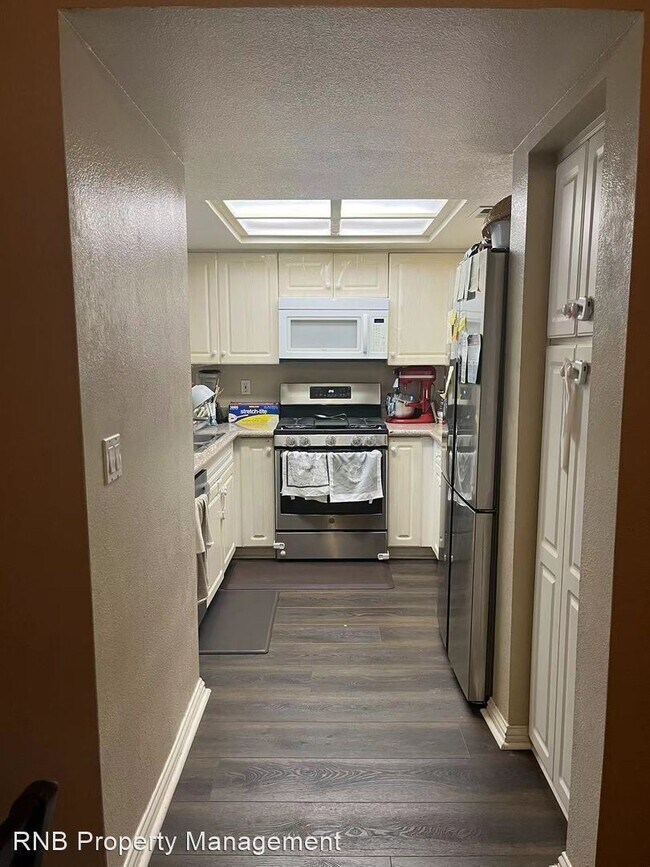 Building Photo - 3 br, 2.5 bath House - 6102 Marlee Circle