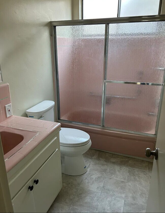 Foto del edificio - 14308 Dickens St
