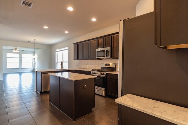 Building Photo - 909 Durness Dr