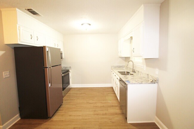 Foto del edificio - 21 Pinewood Ct