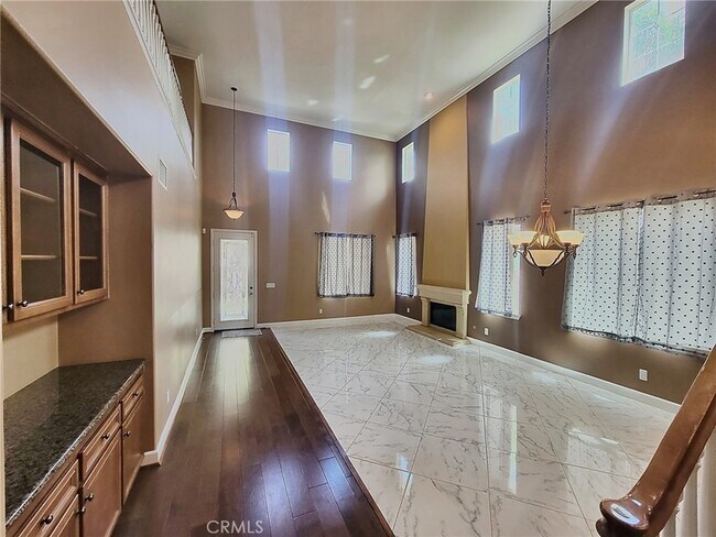 Foto del edificio - 6373 Day Lily Ct