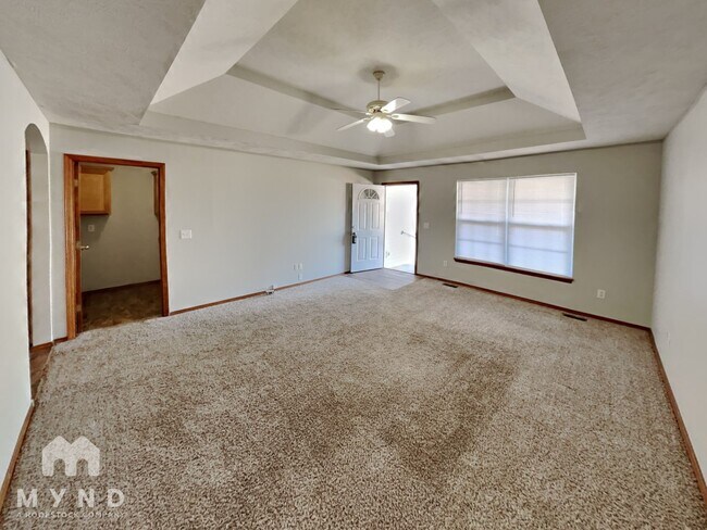 Building Photo - 736 N Jonathan Ave