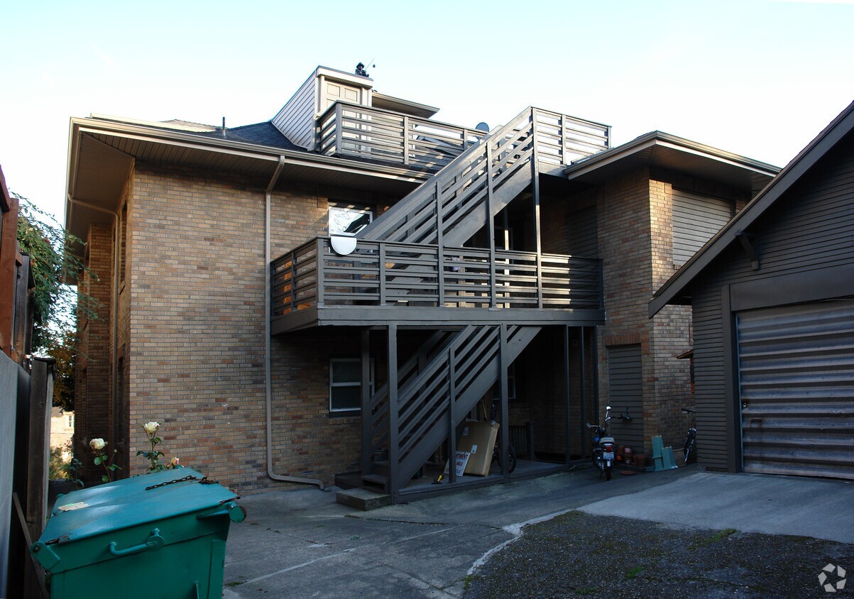 Building Photo - 1519 5th Ave N