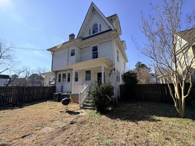 Building Photo - 124 Linden Ave