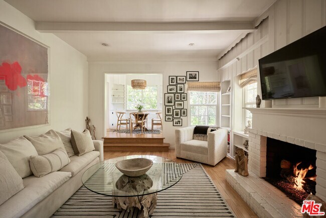 Foto del edificio - 4211 Noble Ave
