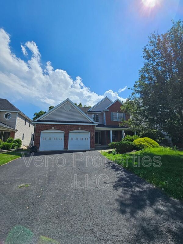 Building Photo - 5 Brighton Ct