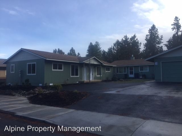 Building Photo - 1529 SW Knoll Ave