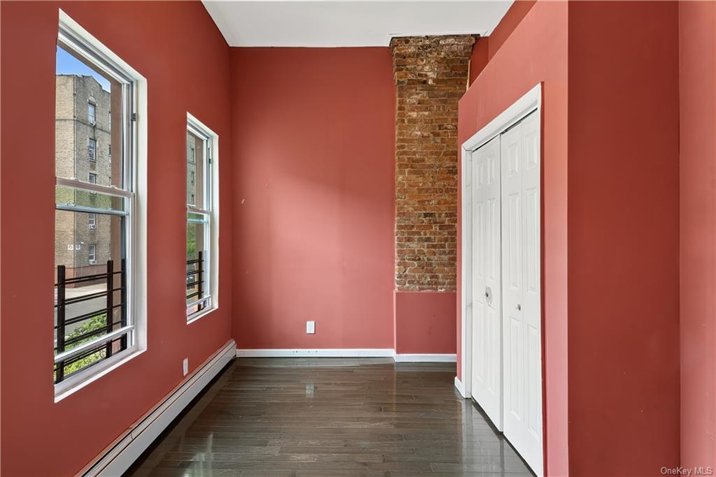 Primary Photo - 255 E 164th St