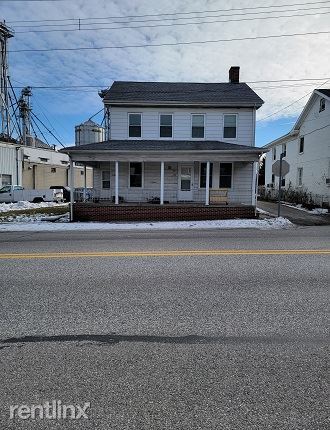 Primary Photo - 2 br, 1 bath Townhome - 142 W King St