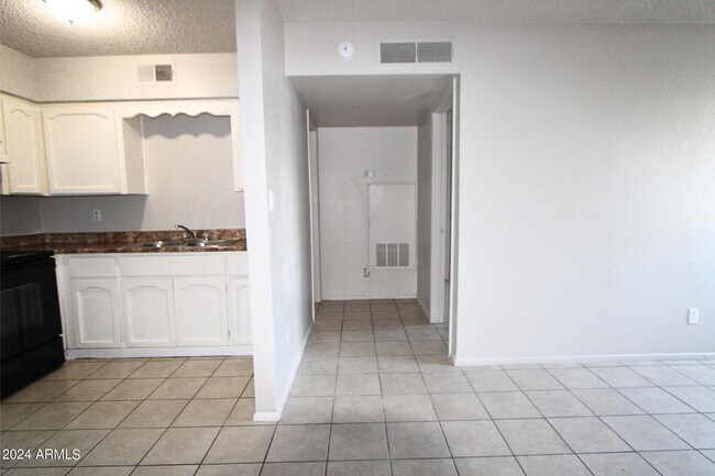 Foto del edificio - 2621 E Greenway Rd
