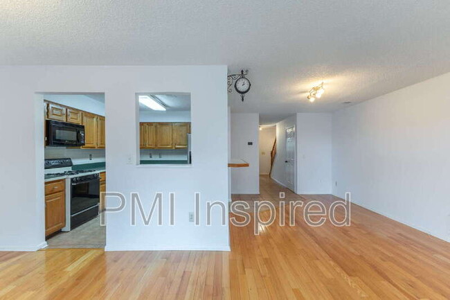 Foto del edificio - 405 Aberdeen Ln