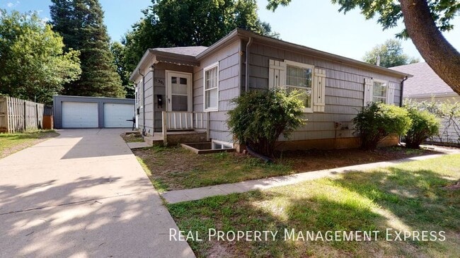 Building Photo - 1 Bedroom 1 Bathroom w/ Single Stall Garage in Central Sioux Falls