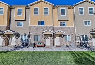 Building Photo - 671 N 30 E