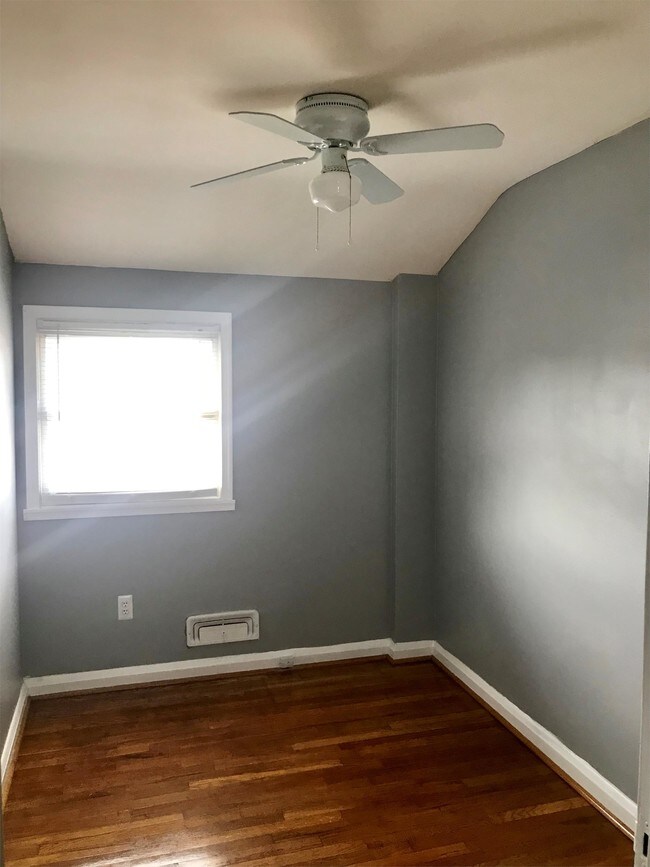 Building Photo - 3426 Wallford Dr