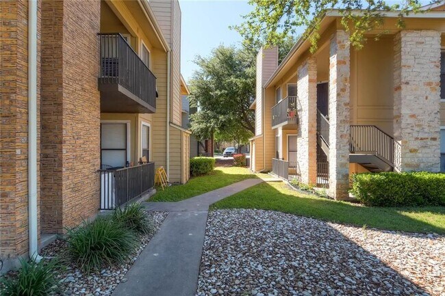 Foto del edificio - 10616 Mellow Meadow Dr
