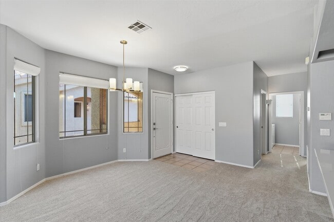 Foto del edificio - 5450 E McLellan Rd