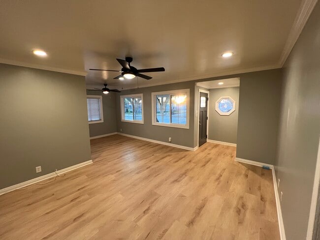 Foto del edificio - 576 Geneva Ave