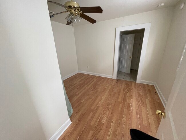 Bedroom - 2333 Saint Anthony St