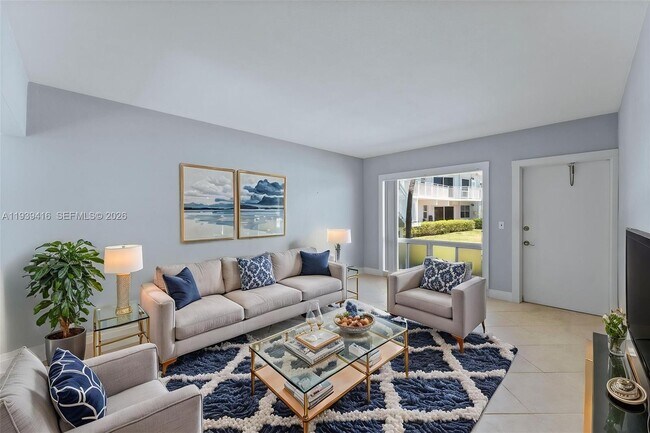 Building Photo - 2508 Bay Dr