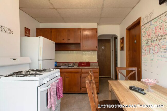 Foto del edificio - 28 Orleans St