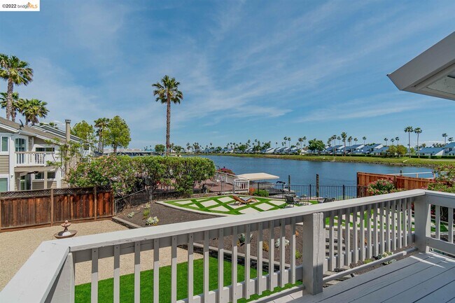 Foto del edificio - 1515 Willow Lake Rd