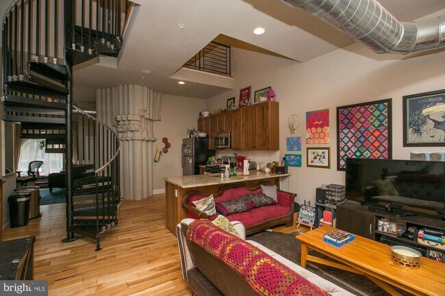 Foto del edificio - 2701 W Girard Ave