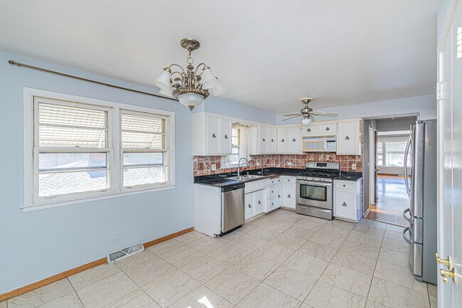 Foto del edificio - 2320 Oakton St