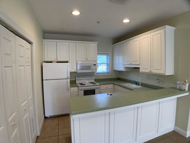 Building Photo - 212 Bonita Cir