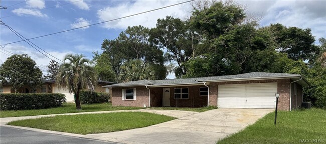 Building Photo - 722 Sherwood Ave