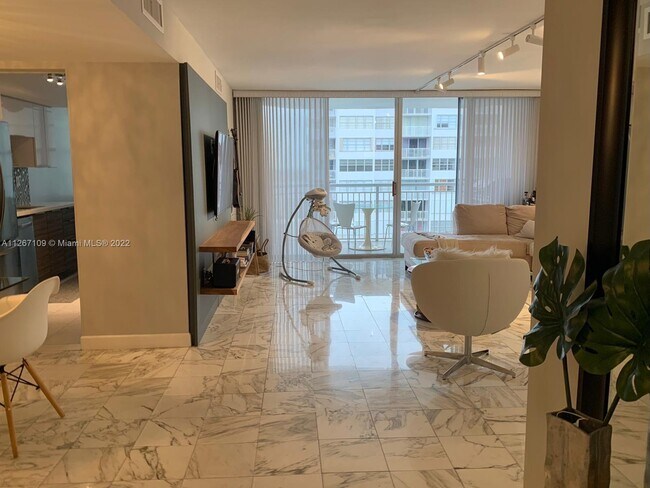 Foto del edificio - 18071 Biscayne Blvd