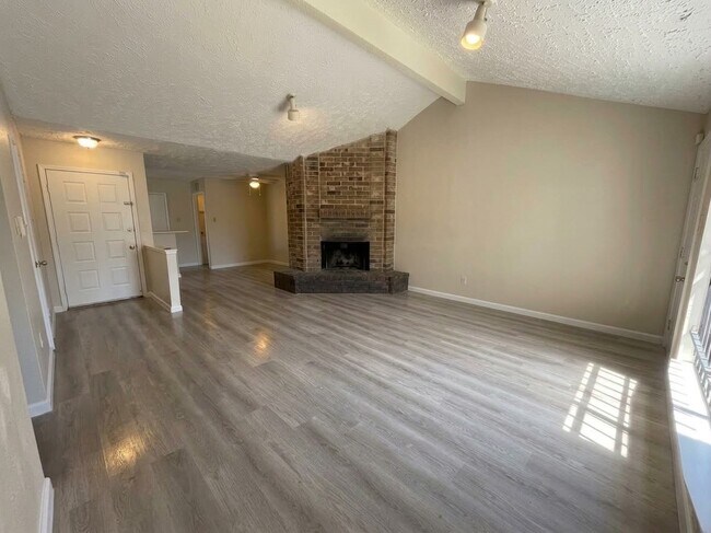 Foto del edificio - 5429 Ridge Wind Ln