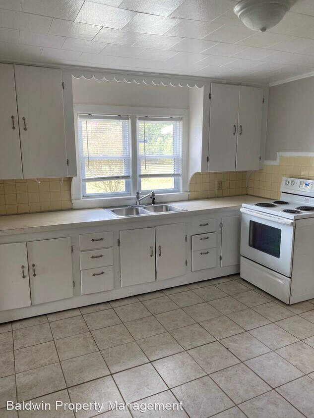 Building Photo - 3 br, 1 bath House - 3435 Williston Rd