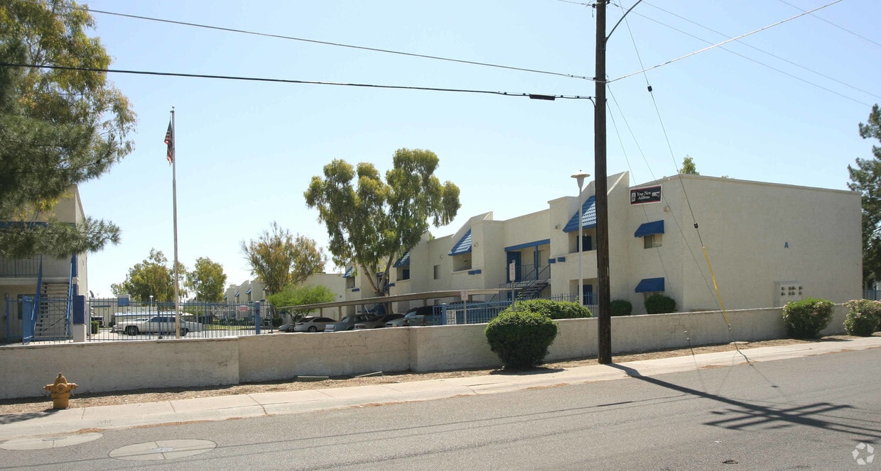 Buenas Paradise Valley Apartments in Phoenix, AZ