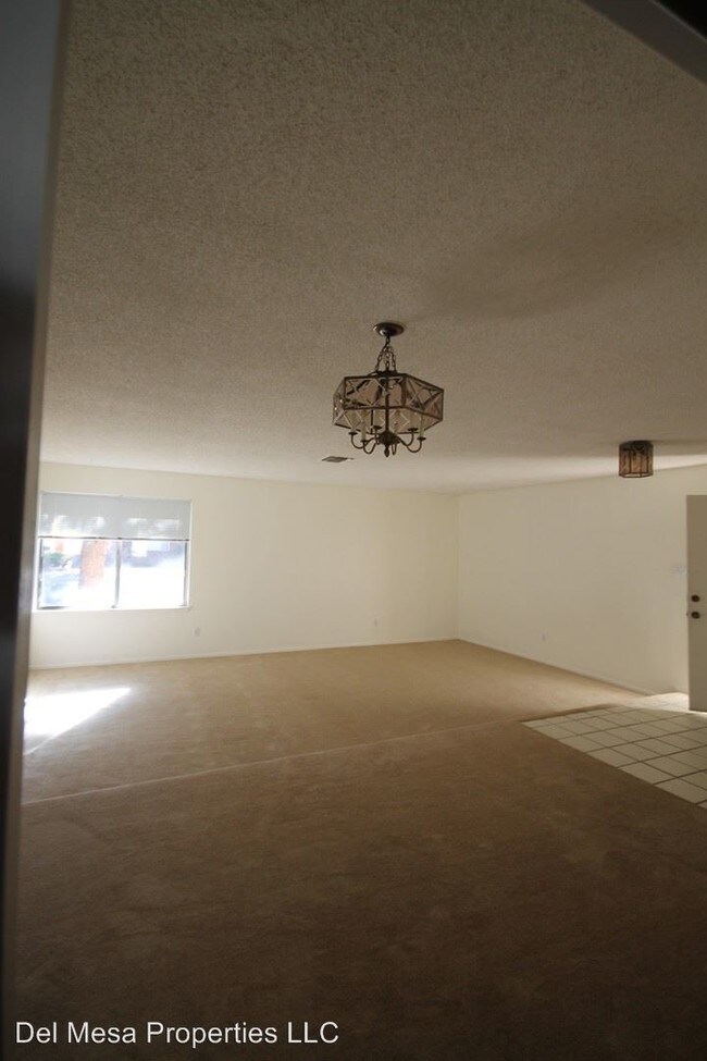 Foto del edificio - 4 br, 2 bath House - 6925 Vivian NE