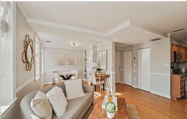 Foto del edificio - Georgeous 1br/1ba Pet Friendly Corner Unit...