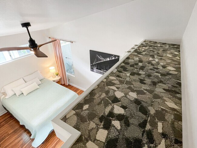 Foto del edificio - Available 09/01/2025 | The Pines - Furnish...
