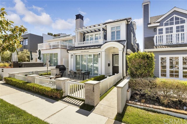 Foto principal - 708 Heliotrope Ave