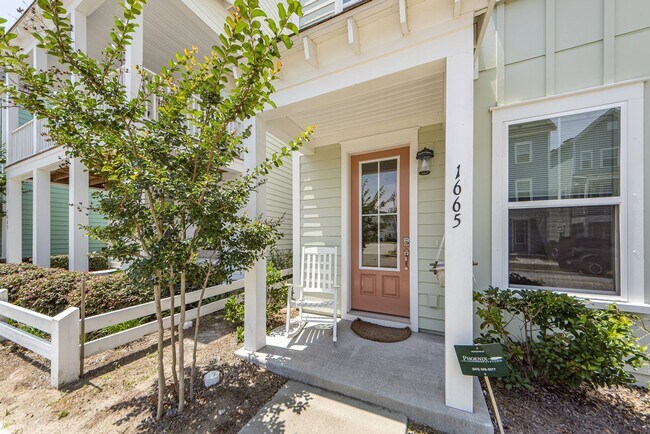 Foto del edificio - 3 Bedroom 2.5 Bath Single Family Home in M...