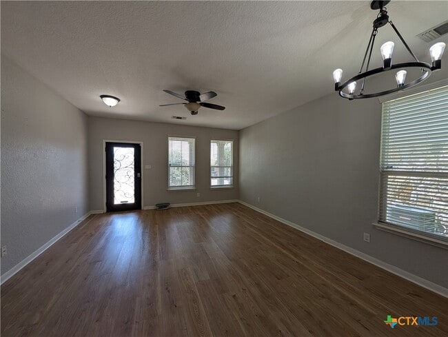 Building Photo - 248 Oak Creek Way