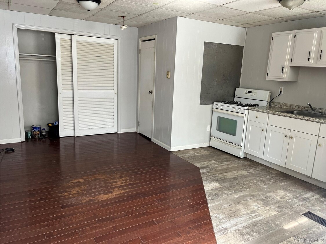 Building Photo - 162 Jersey Ave