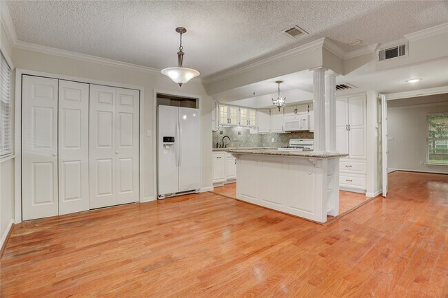 Foto del edificio - 2253 Triway Ln