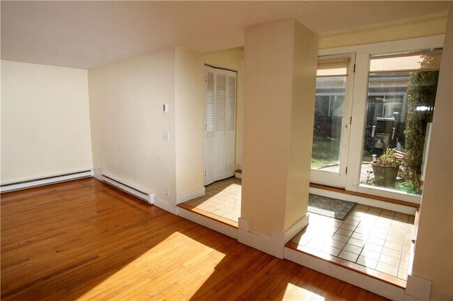 Building Photo - 75 Pelham St