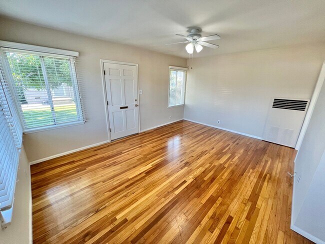 Foto del edificio - 2209-2211 Grand Avenue