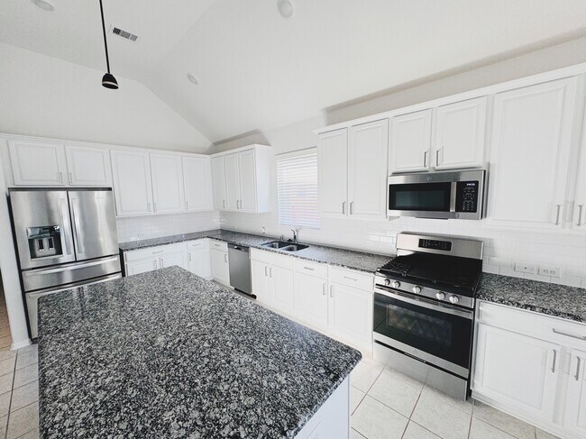 Foto del edificio - 559 Long Beach Bay Dr