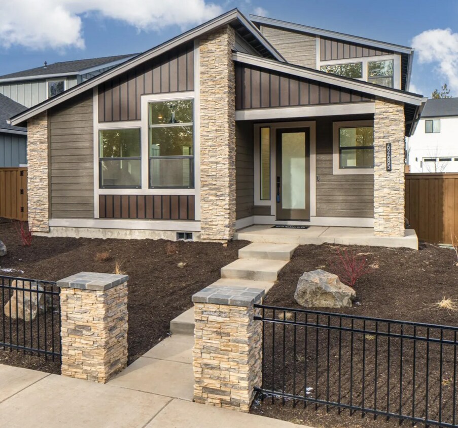Primary Photo - Spacious Westside Home with Loft and Upgra...