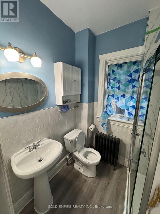 Building Photo - 777 Little Grey St